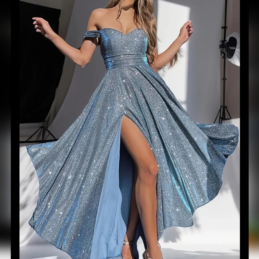 Elegant Blue Off-Shoulder Evening Dress - Picture 1 of 5